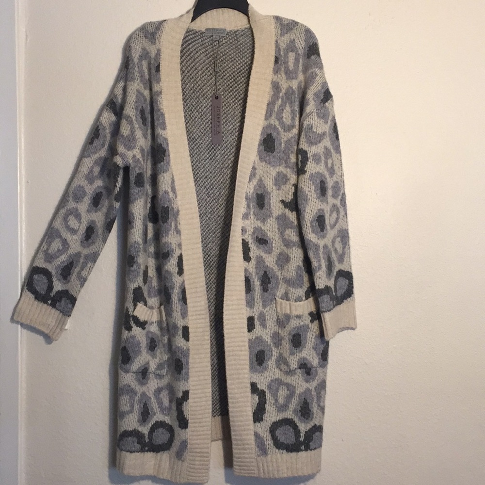 Joseph A. Super Versatile Long Sweater Sz Small